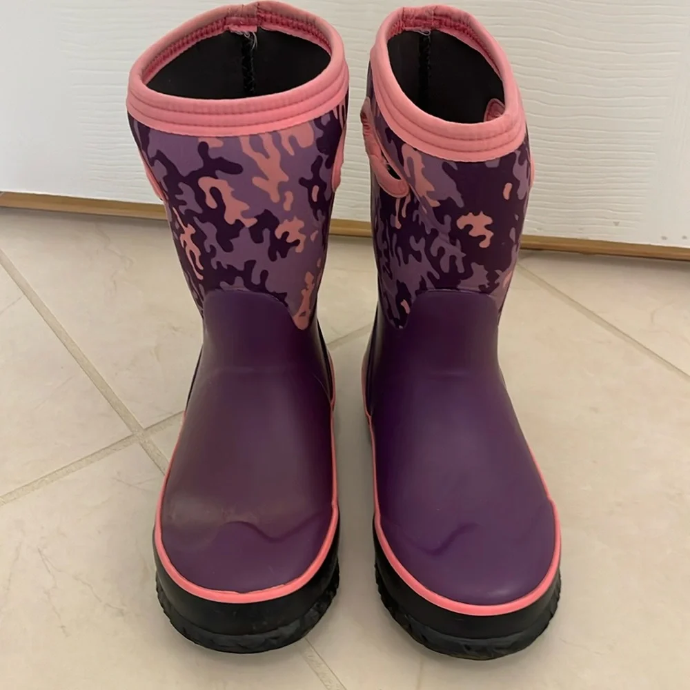 Bogs Kids Purple and Pink Camo Rain Boots
